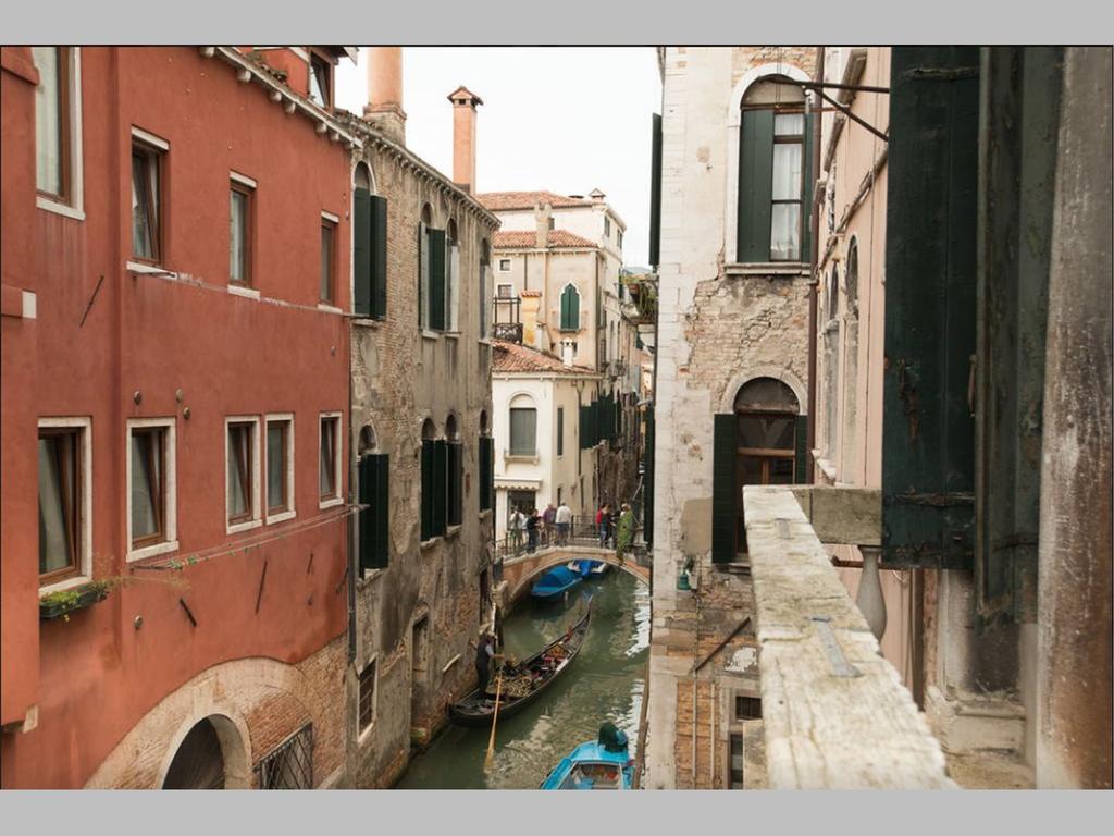 Balcone Sul Canale Venice Luaran gambar
