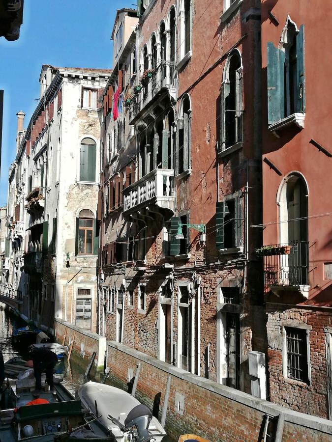 Balcone Sul Canale Venice Luaran gambar