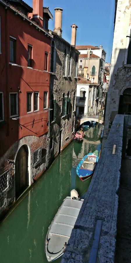 Balcone Sul Canale Venice Luaran gambar