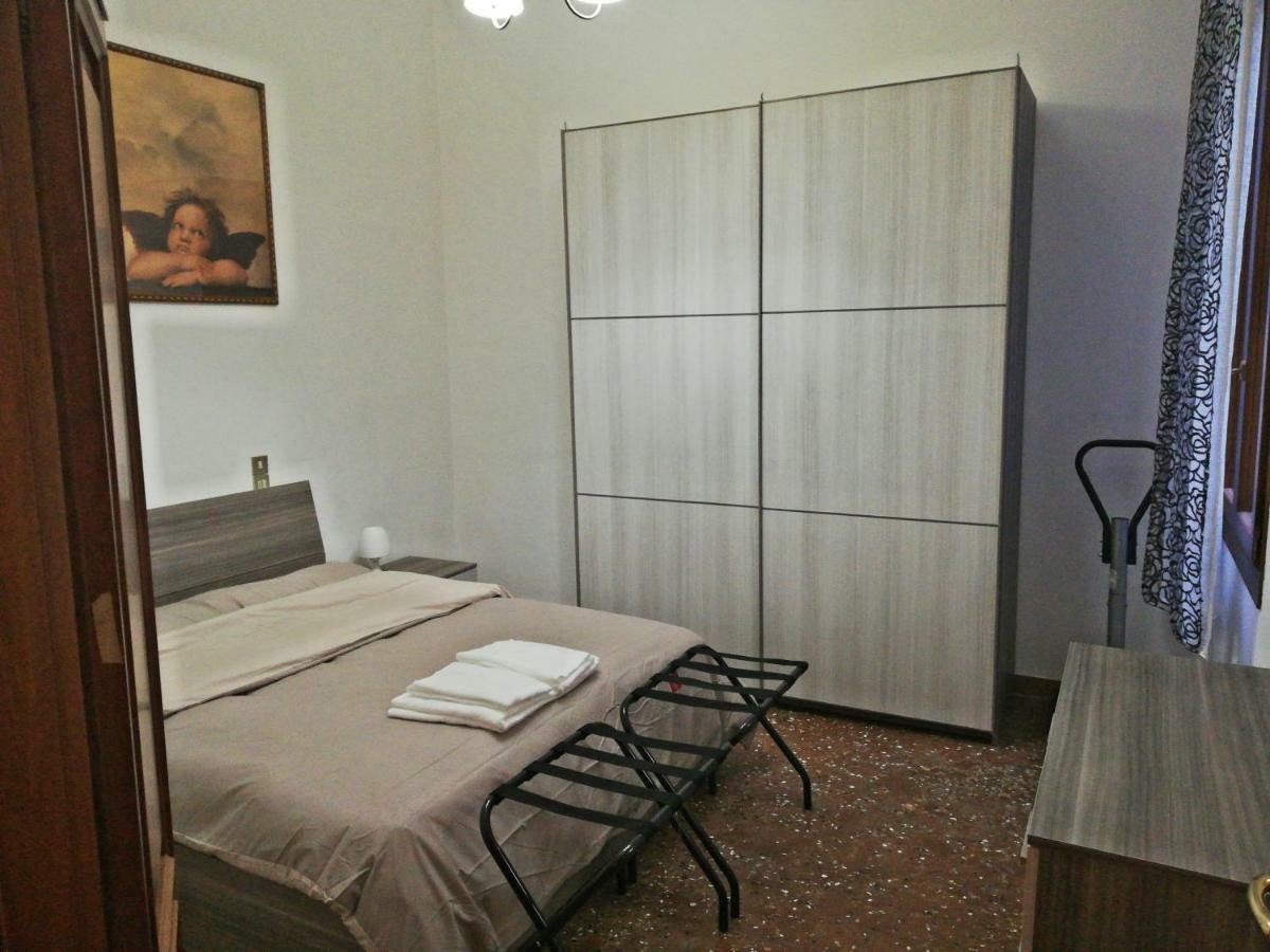 Balcone Sul Canale Venice Luaran gambar